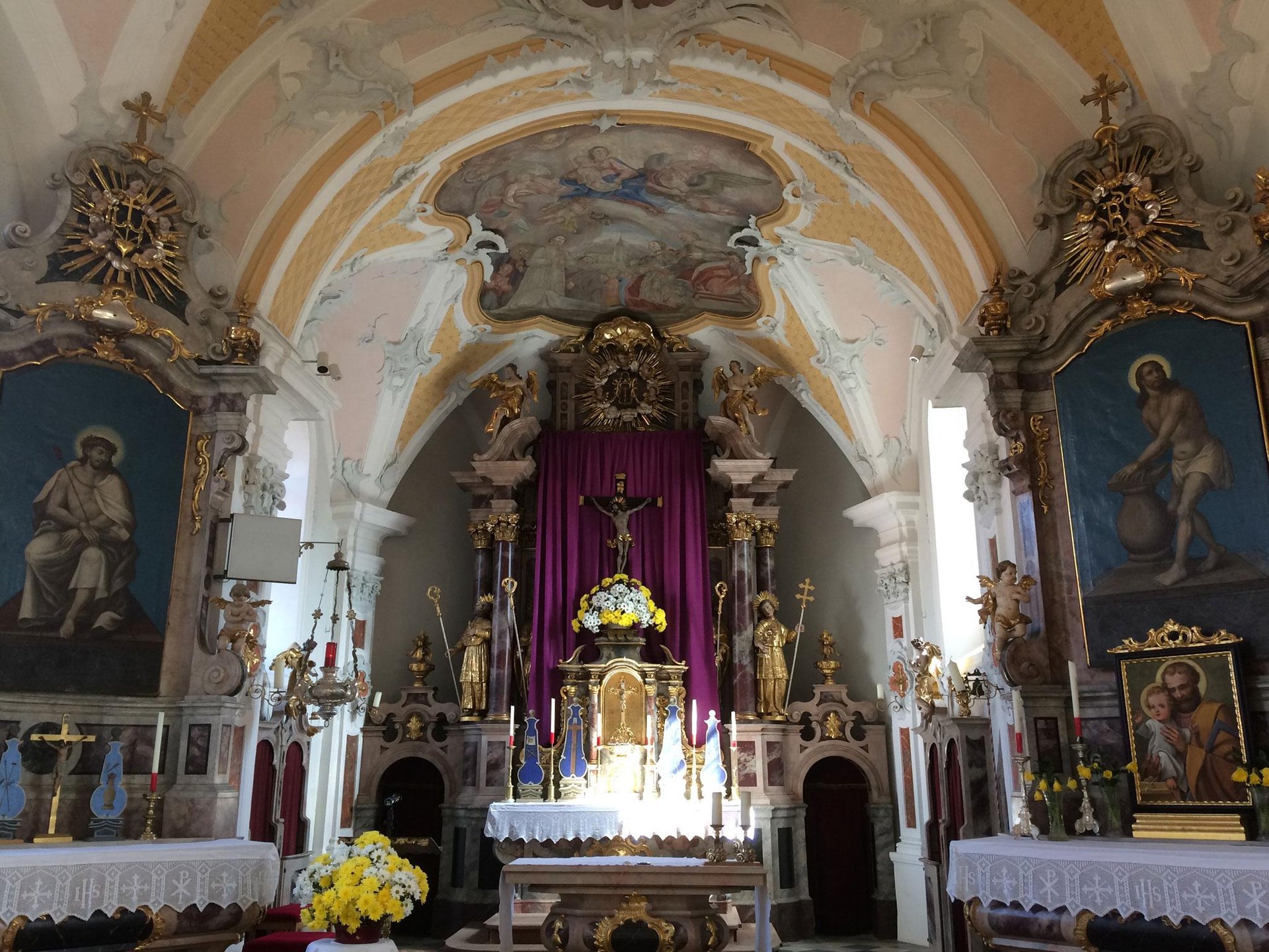 Interno della chiesa parrocchiale Mutters