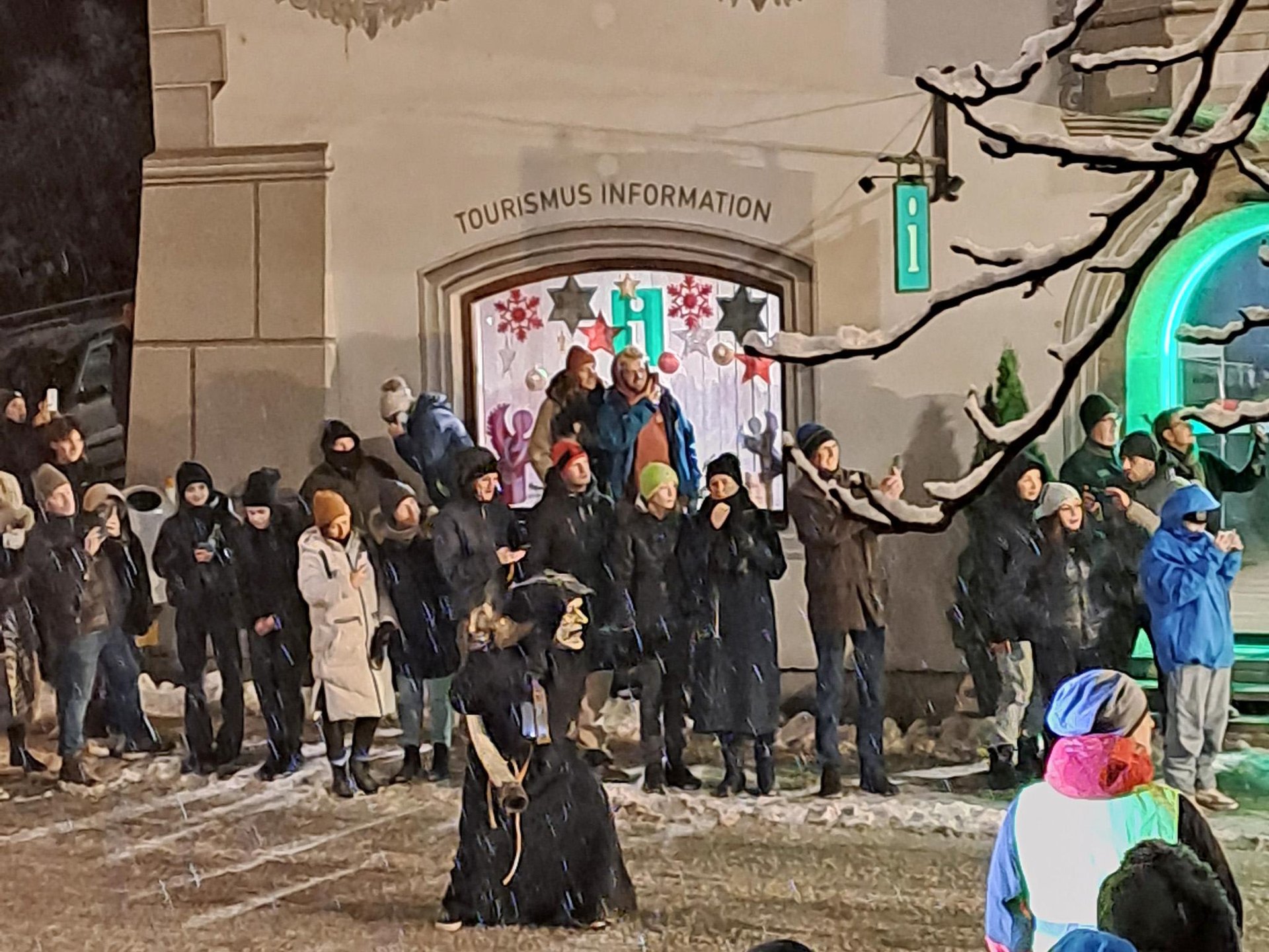 @Andrea Axamer Piazza del villaggio di Tuifl 2023 - 01