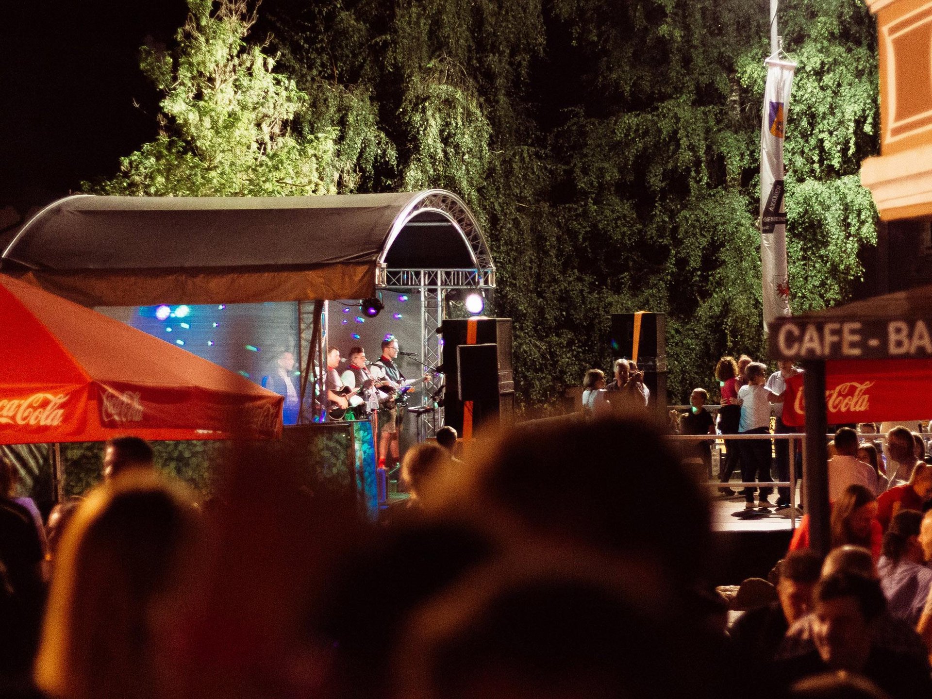 Live music on Sunday